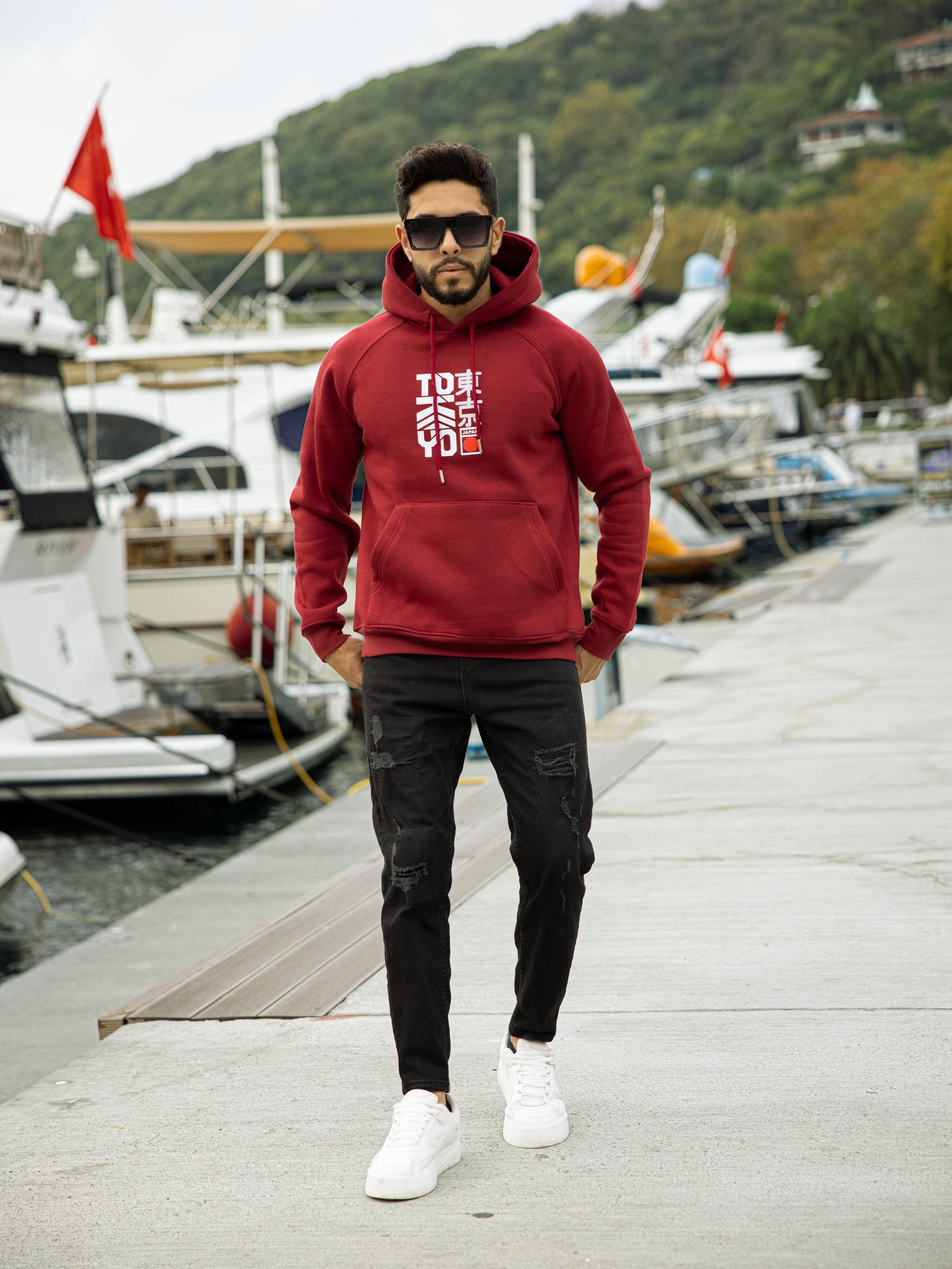 Sudadera con capucha Regular Fit 07 de algodón y poliéster en color Rojo, diseño moderno y cómodo, perfecta para un estilo casual diario